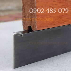 nep inox len chan tuong