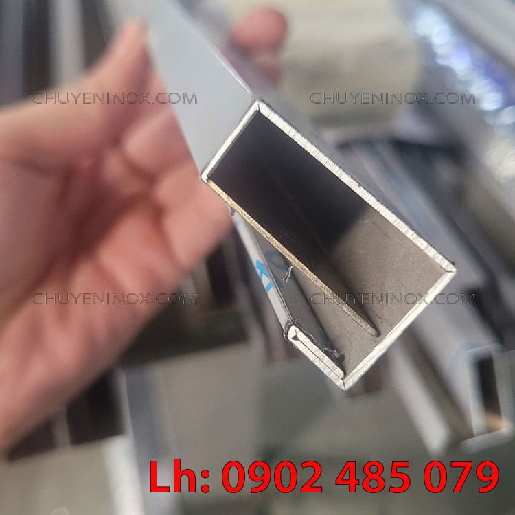Gia công bào chấn inox kính